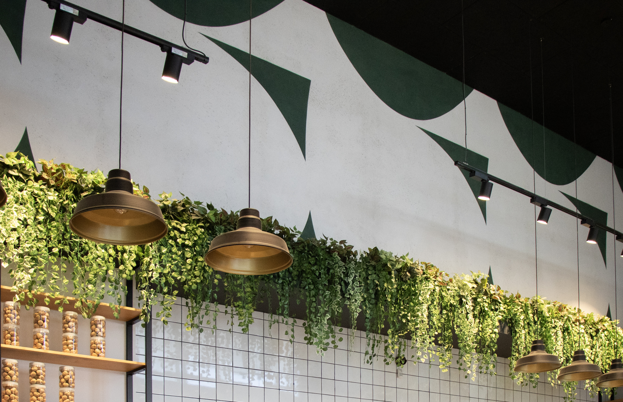 Wall painting in Vituri store